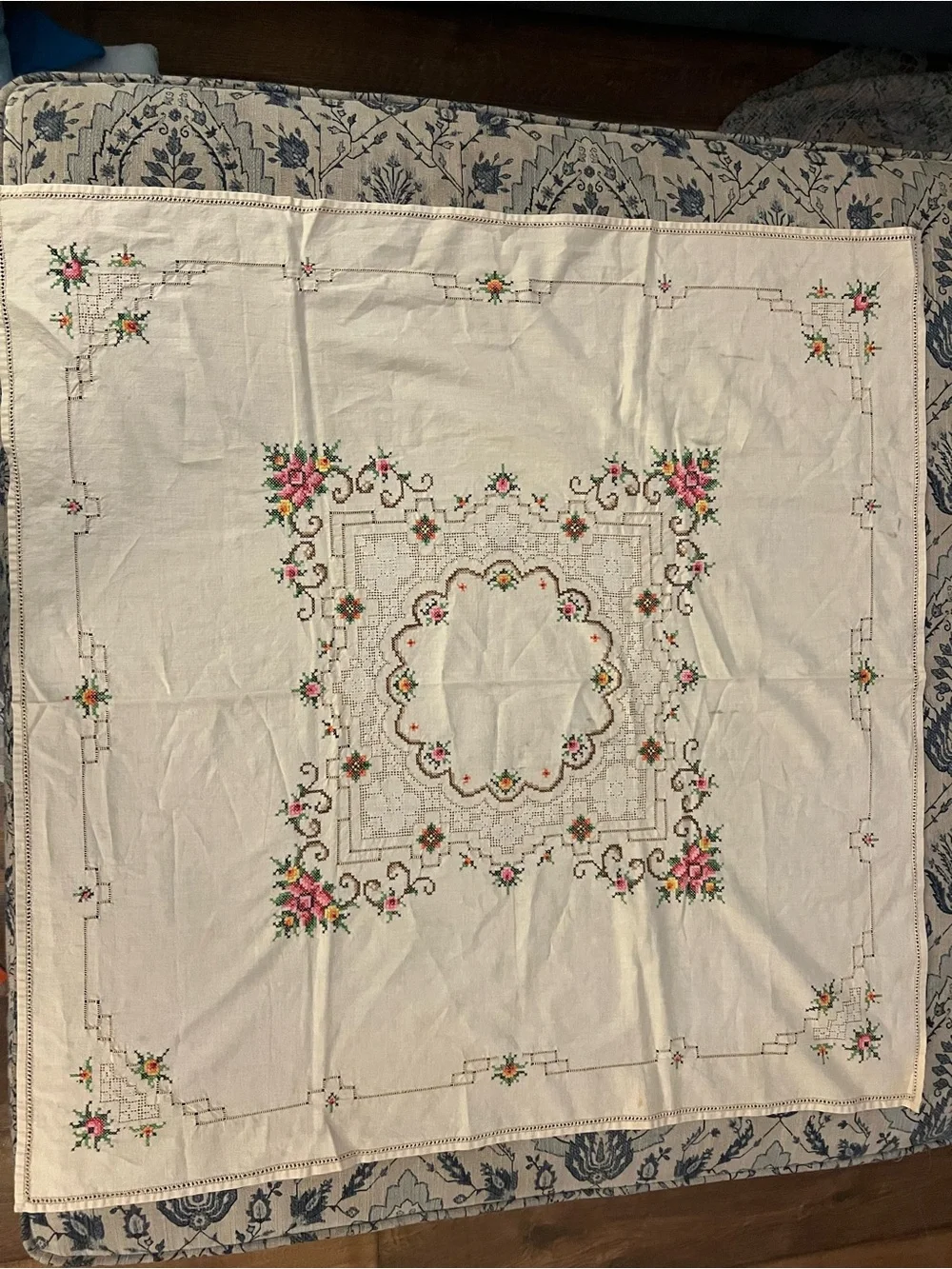 vintage cream Swedish folk embroidery 30x30 tablecloth dating from 1950-1960s